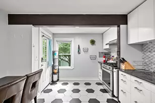 31 Lincoln St, Methuen, MA 01844 - Photo 6
