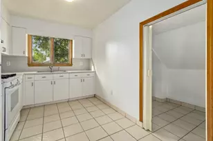 36 Emerson St, Medford, MA 02155 - Photo 6
