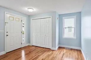 29 Lamplighter Ln, Chelmsford, MA 01863 - Photo 2