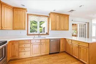 45 Cobblestone Ln, Weymouth, MA 02190 - Photo 6
