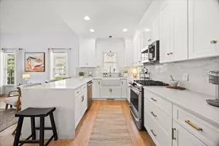 30 Sunflower Dr, Raynham, MA 02767 - Photo 6