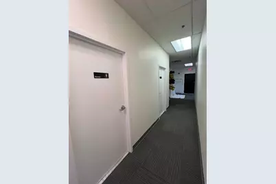 8 Bourbon St, Peabody, MA 01960 - Photo 16