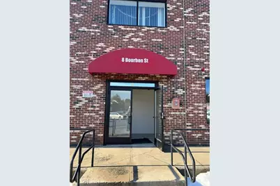 8 Bourbon St, Peabody, MA 01960 - Photo 2