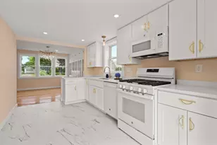 331 Burncoat St, Worcester, MA 01606 - Photo 10