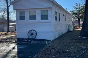 6 Stagecoach Dr, Brookfield, MA 01506 - Photo 4