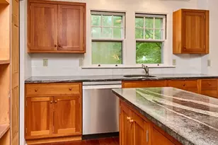 9 McClure St, Amherst, MA 01002 - Photo 12