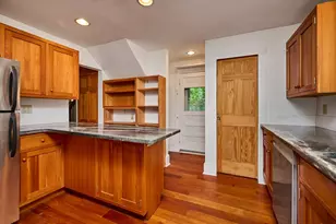 9 McClure St, Amherst, MA 01002 - Photo 10