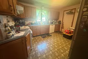 250 Ramblewood Dr, Springfield, MA 01118 - Photo 6