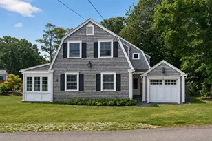 51 Davis St, Tisbury, MA 02568 - Photo 4