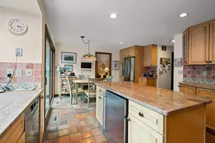 7 Hilltop Ln, Framingham, MA 01701 - Photo 16