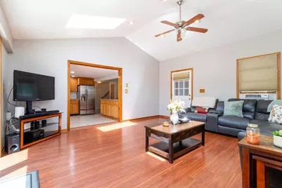 10 Ellis St, Medway, MA 02053 - Photo 4