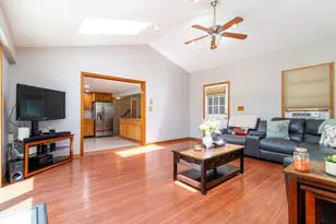 10 Ellis St, Medway, MA 02053 - Photo 4
