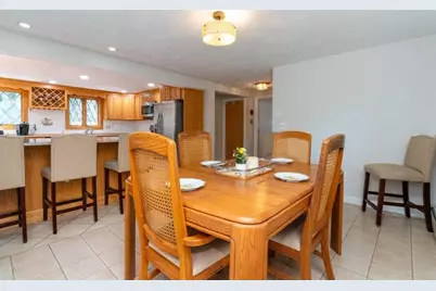 10 Ellis St, Medway, MA 02053 - Photo 8