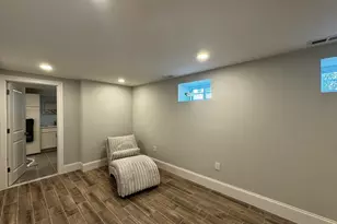 33 Hamilton St, Medford, MA 02155 - Photo 12