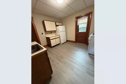 16 Holt St #B, Fitchburg, MA 01420 - Photo 2
