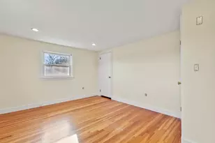 72 Cambridge Rd, Woburn, MA 01801 - Photo 24