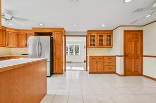 72 Cambridge Rd, Woburn, MA 01801 - Photo 8