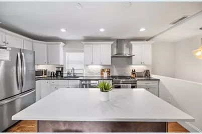 114 Moreland St #2, Somerville, MA 02145 - Photo 4