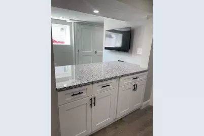 33 Jackson Ave #1R, Everett, MA 02149 - Photo 6