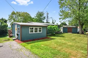 50 Roosevelt Dr, Southbridge, MA 01550 - Photo 2