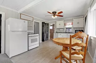 10 Barnes St, Wareham, MA 02571 - Photo 8