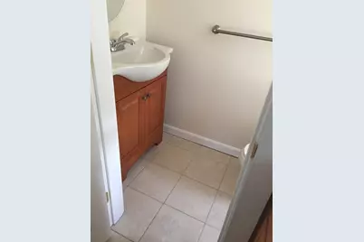 27 Highland St #27, Woburn, MA 01801 - Photo 2