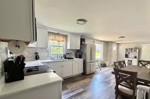 412 Island Pond Rd, Springfield, MA 01118 - Photo 4