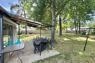 412 Island Pond Rd, Springfield, MA 01118 - Photo 14