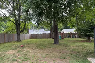 412 Island Pond Rd, Springfield, MA 01118 - Photo 14