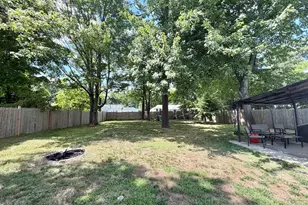 412 Island Pond Rd, Springfield, MA 01118 - Photo 16