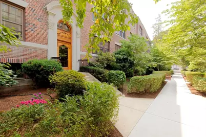 401 Washington Street #4, Brookline, MA 02445 - Photo 4