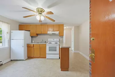 15 Frank St #1, Dracut, MA 01826 - Photo 4