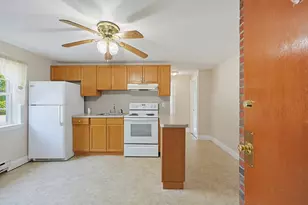 15 Frank St, Dracut, MA 01826 - Photo 4