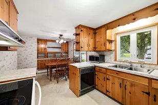 214 Forest Hills Rd, Springfield, MA 01128 - Photo 6