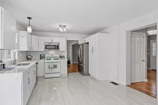 18 Rosegate Rd, Needham, MA 02494 - Photo 4
