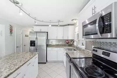 70 Quinaquisset Ave, Mashpee, MA 02649 - Photo 16