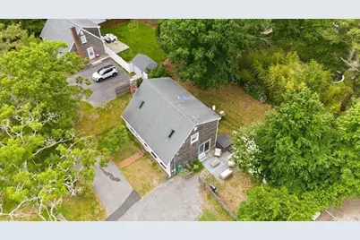 70 Quinaquisset Ave, Mashpee, MA 02649 - Photo 4