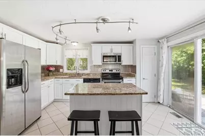 70 Quinaquisset Ave, Mashpee, MA 02649 - Photo 14