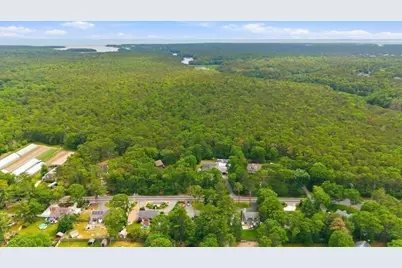 70 Quinaquisset Ave, Mashpee, MA 02649 - Photo 34