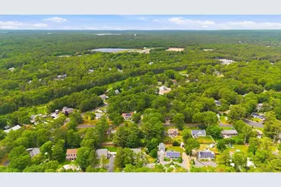 70 Quinaquisset Ave, Mashpee, MA 02649 - Photo 38