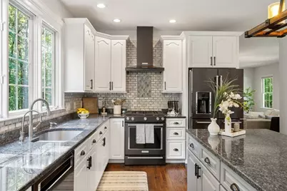 23 Falcon Ridge Dr, Hopkinton, MA 01748 - Photo 8