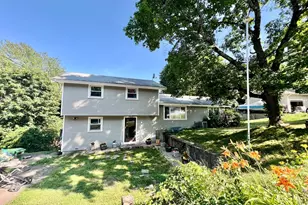 9 Champlain Dr, Hudson, MA 01749 - Photo 1