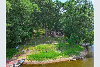 20 Litchfield Ave, Norfolk, MA 02056 - Photo 2