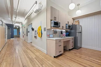 245 High St, Holyoke, MA 01040 - Photo 2