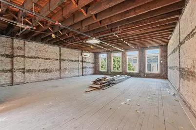 245 High St, Holyoke, MA 01040 - Photo 4
