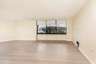 1002 Paradise Rd, Swampscott, MA 01907 - Photo 12