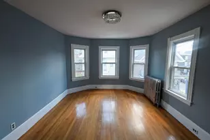 7 Gayland St, Boston, MA 02125 - Photo 4