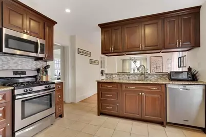 35 Manning St #2, Boston, MA 02131 - Photo 4