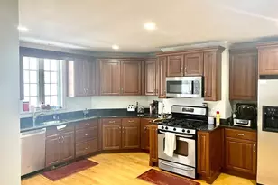 34 Prospect St, Waltham, MA 02453 - Photo 4