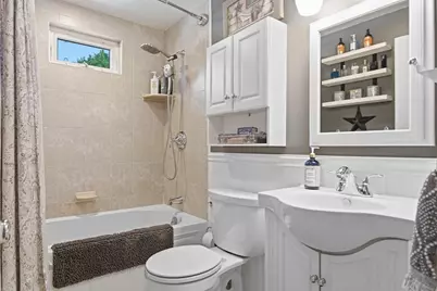 31 Dartmouth St, Lynn, MA 01904 - Photo 8